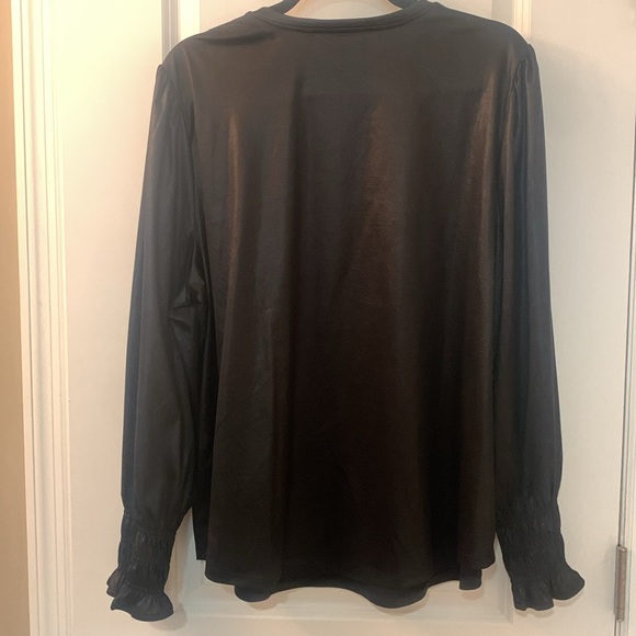 EUC XXL Chico’s Black blouse (leather look) - Picture 7 of 7